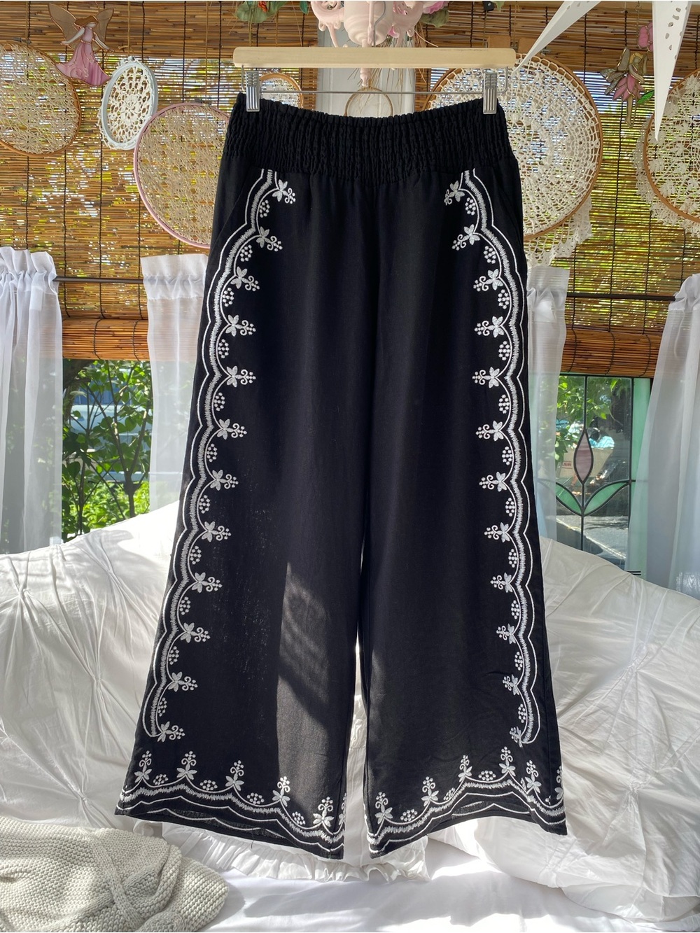 Wide-leg Embroidered Pants